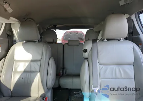 2015 Toyota Sienna Xle z USA, uszkodzony, nr VIN 5TDYK3DC2FS616968